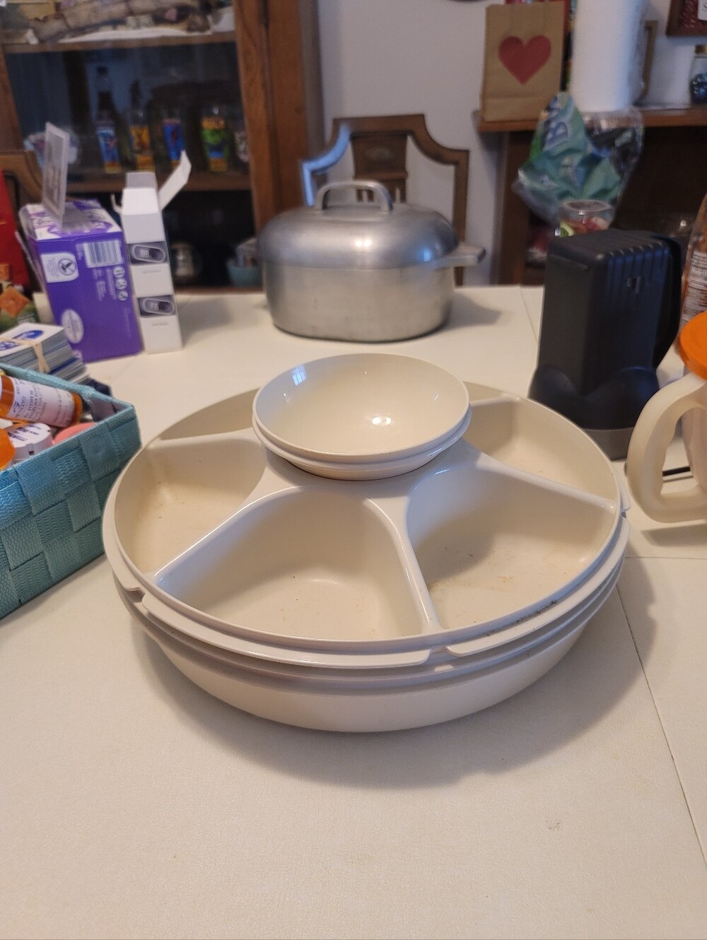 Vintage Tupperware Serving Center Set (Model 1665)